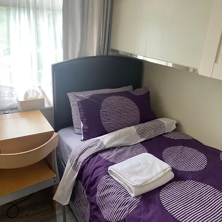 Small Single Boxroom Ovo Wembley Stadium Londen Buitenkant foto