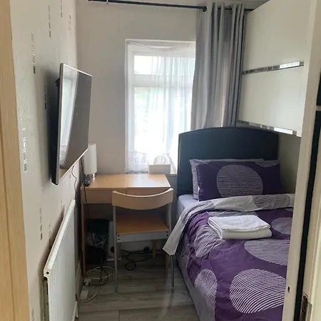 Small Single Boxroom Ovo Wembley Stadium Londen Buitenkant foto